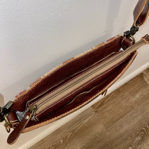 Myra Bag Crossbody (*no wristlet*) - Picture 3 of 7